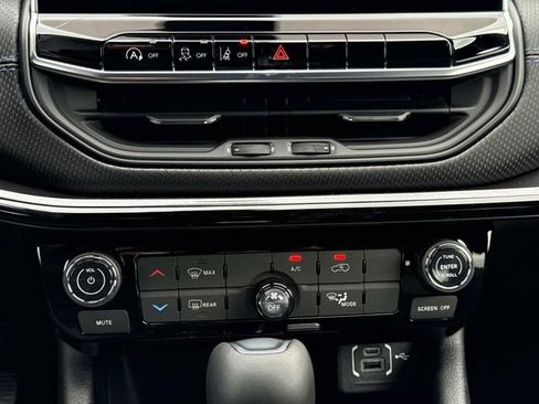 New 2026 Jeep Compass Latitude AWD/4WD image 5