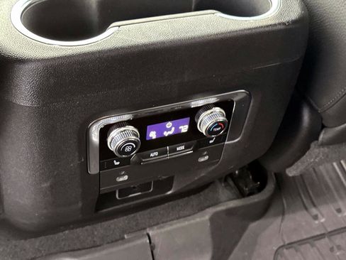Used 2021 GMC Yukon Denali w/ Denali Premium Package image 15