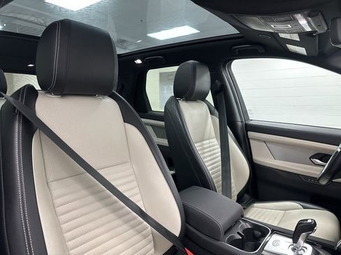 Used 2021 Land Rover Discovery Sport SE R-Dynamic image 31