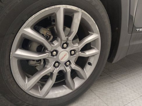 Used 2022 GMC Terrain SLT FWD image 31