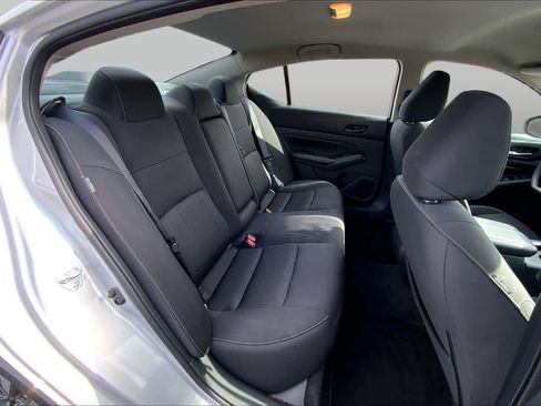 Used 2025 Nissan Altima 2.5 SV FWD image 20