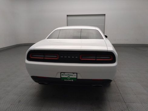 Used 2016 Dodge Challenger SXT RWD image 7