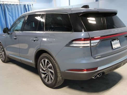 Used 2026 Lincoln Aviator AWD image 36