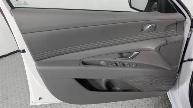 Used 2025 Hyundai Elantra Sport FWD image 13
