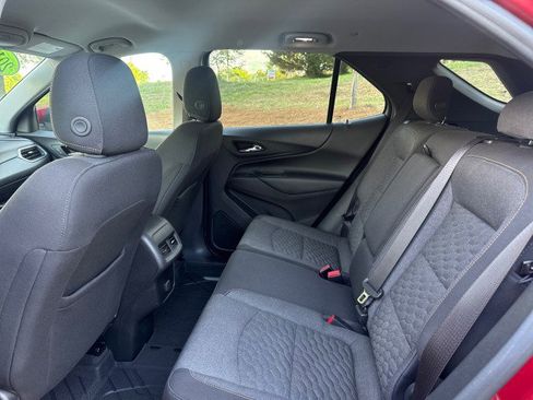 Used 2018 Chevrolet Equinox LT image 36
