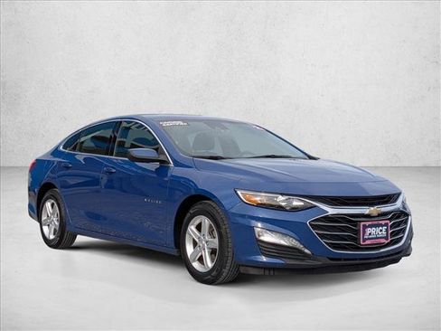 Used 2023 Chevrolet Malibu LT image 3