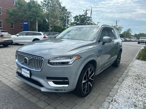 Used 2024 Volvo XC90 B6 Plus AWD/4WD image 4