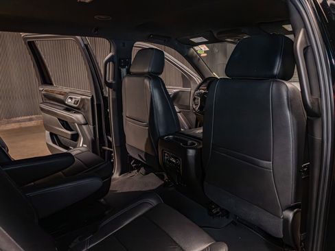 Used 2021 Chevrolet Suburban Z71 w/ Z71 Off-Road Package image 26