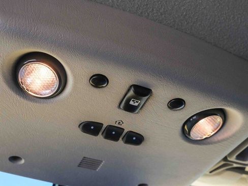 Used 2004 HUMMER H2 w/ Chrome Appearance Package image 64