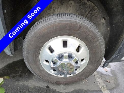 Used 2025 GMC Sierra 3500 Denali w/ Denali Reserve Package image 8