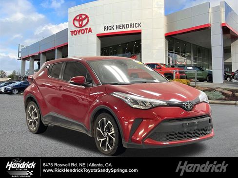 Used 2022 Toyota C-HR XLE image 1