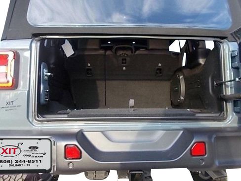 Used 2024 Jeep Wrangler Sahara w/ Technology Group image 5