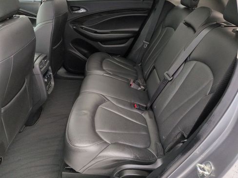 Used 2019 Buick Envision Essence image 22