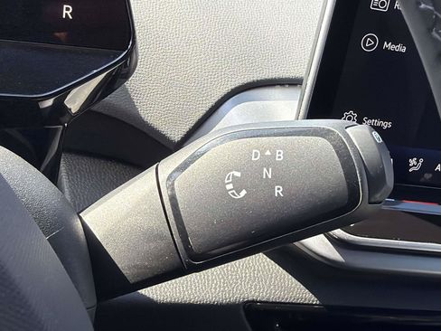 Certified 2025 Volkswagen ID.4 Pro RWD image 21