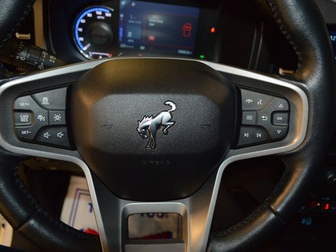 Used 2023 Ford Bronco Wildtrak image 18