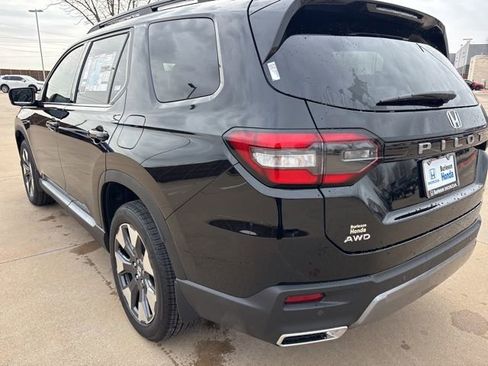 New 2026 Honda Pilot Touring image 4
