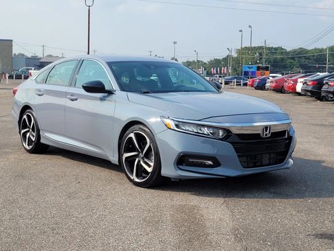 Used 2022 Honda Accord Sport image 2