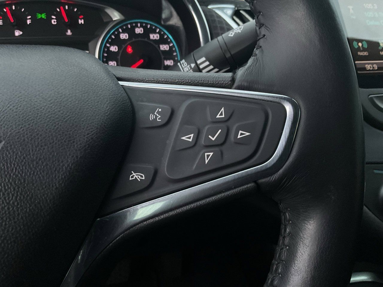 Used 2018 Chevrolet Malibu LT FWD image 30