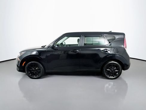 Used 2023 Kia Soul LX FWD image 5