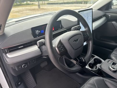 Used 2022 Ford Mustang Mach-E Select w/ Comfort/Technology Package RWD image 13