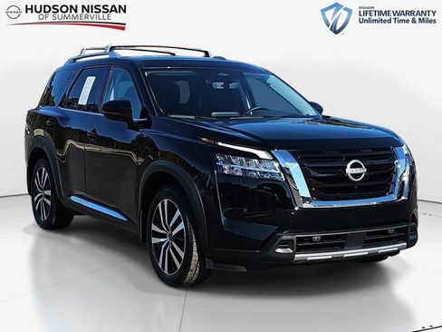 Used 2024 Nissan Pathfinder Platinum w/ Cargo Package image 1
