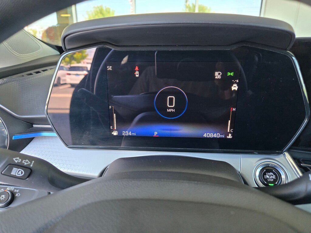 Used 2025 Chevrolet Trax LT FWD image 19