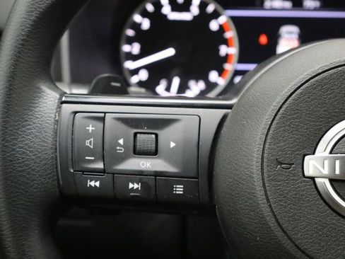 Used 2024 Nissan Rogue S FWD image 23