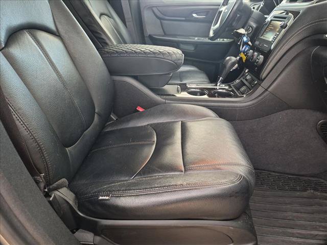 Used 2015 Chevrolet Traverse LT w/ Style and Technology Package FWD image 21