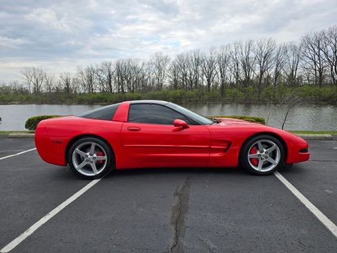 Used 2004 Chevrolet Corvette Coupe w/ Preferred Equipment Group RWD image 5