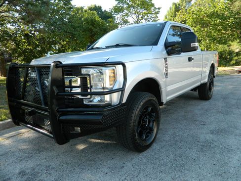 Used 2019 Ford F250 XLT w/ XLT Value Package AWD/4WD image 1