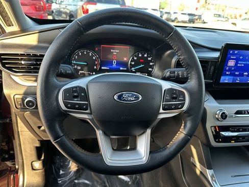 Used 2022 Ford Explorer XLT w/ Equipment Group 202A image 13