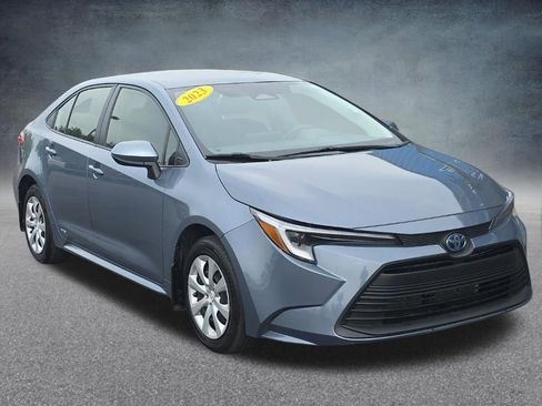 Used 2023 Toyota Corolla LE AWD/4WD image 9