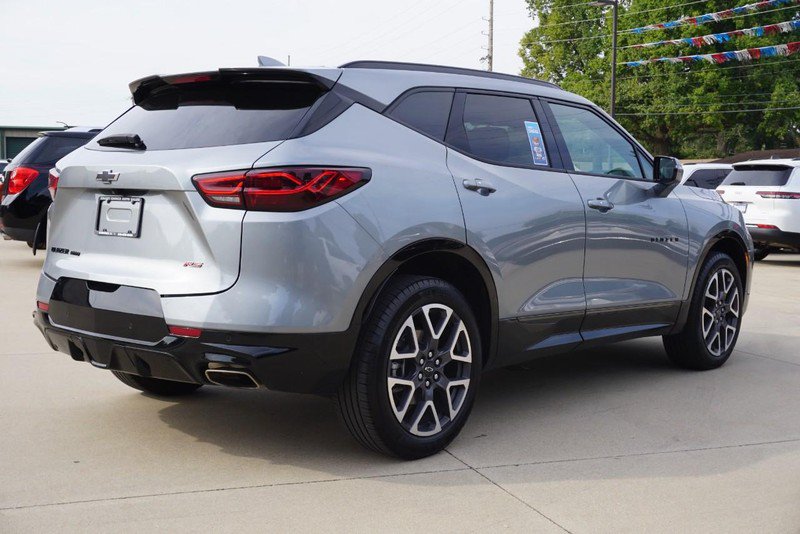 Used 2025 Chevrolet Blazer RS AWD/4WD image 3