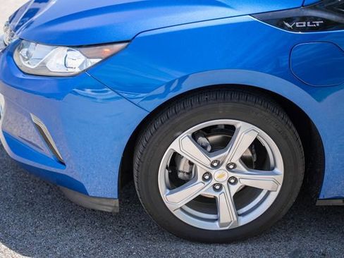 Used 2017 Chevrolet Volt LT w/ Comfort Package FWD image 9