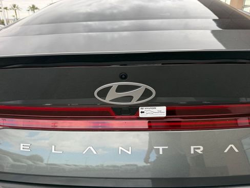 Used 2025 Hyundai Elantra SEL FWD image 24
