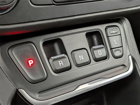 Used 2021 GMC Terrain SLT image 24