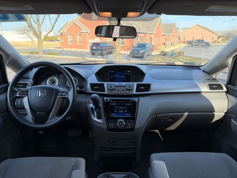 Used 2016 Honda Odyssey SE image 14