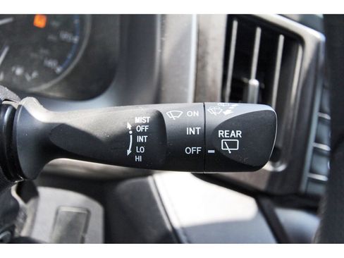Used 2018 Toyota RAV4 LE FWD image 21