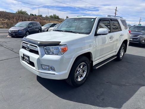 Used 2011 Toyota 4Runner SR5 w/ Premium Pkg w/Leather AWD/4WD image 2