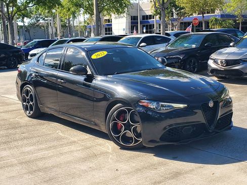 Used 2022 Alfa Romeo Giulia Veloce image 1