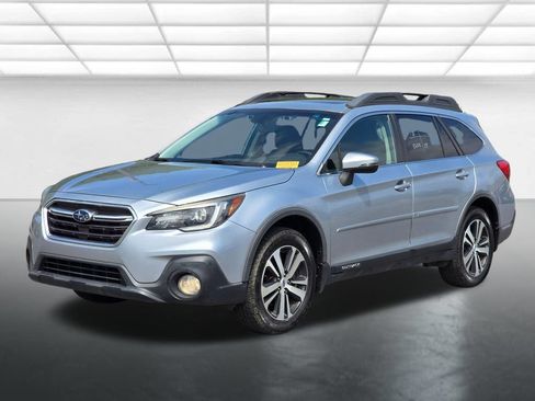 Used 2018 Subaru Outback 2.5i Limited AWD/4WD image 2