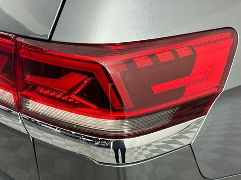 Used 2021 Volkswagen Atlas SEL image 32