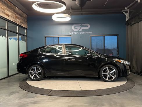 Used 2017 Kia Forte EX w/ EX Premium Plus Package image 2