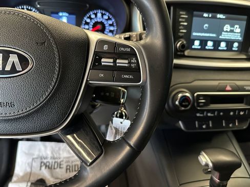 Used 2019 Kia Sorento S image 11