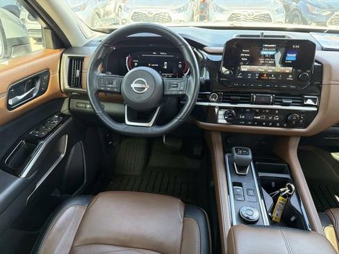 Used 2024 Nissan Pathfinder Platinum AWD/4WD image 24