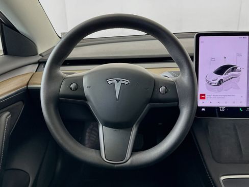 Used 2023 Tesla Model 3 Standard Range image 16