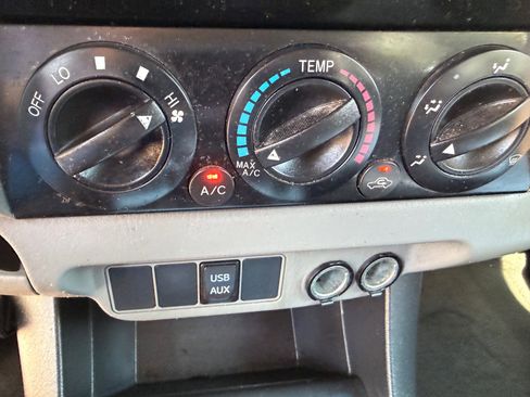 Used 2015 Toyota Tacoma PreRunner w/ SR5 Package image 15