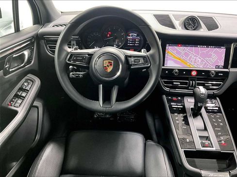 Used 2025 Porsche Macan image 16