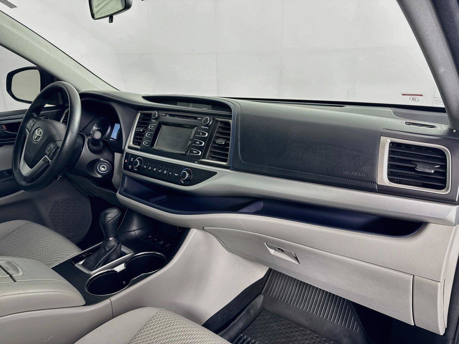 Used 2016 Toyota Highlander LE AWD/4WD image 37