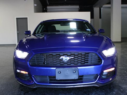 Used 2016 Ford Mustang Coupe image 8